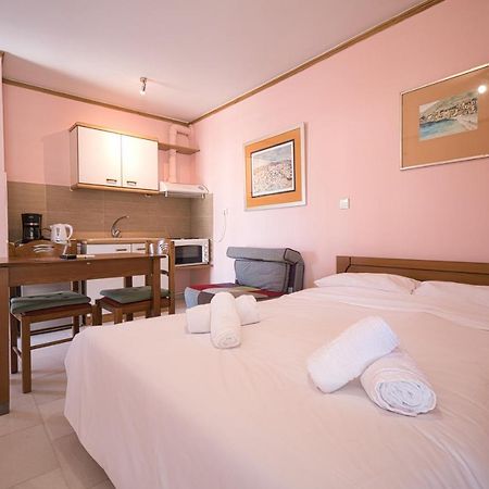 Tiny Studio Marousi Area Apartman Athén Kültér fotó